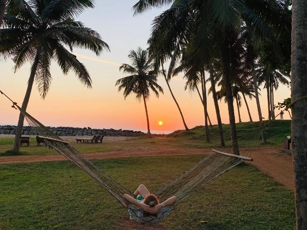 Hotel Maadathil Cottages & Beach Resort Varkala